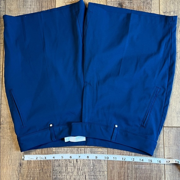 Lady Hagen Blue Golf Shorts Size 8 - Picture 6 of 9
